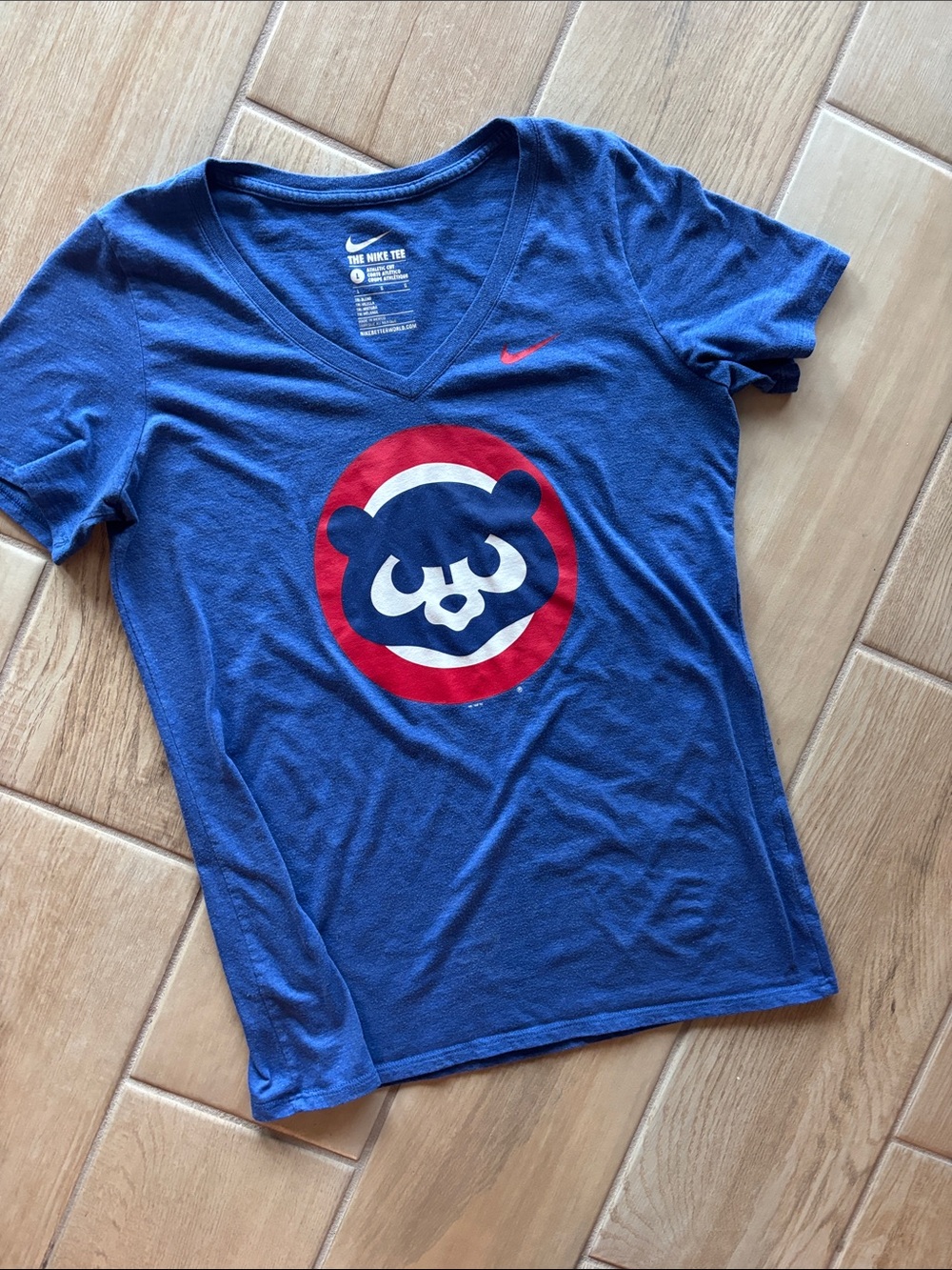 Nike Cubs shirt size large